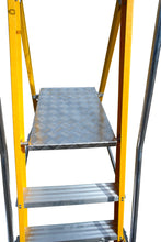 Load image into Gallery viewer, Lyte MagnaStep Glassfibre Widesteps 7 Tread (NYFWP7M)